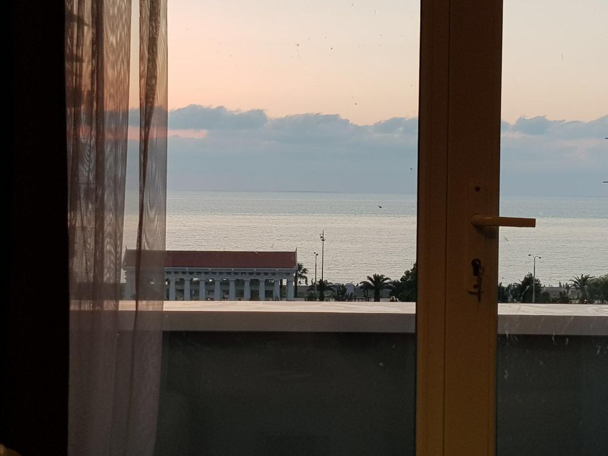 Apt Khimshiashvili 11 Batumi Exterior photo
